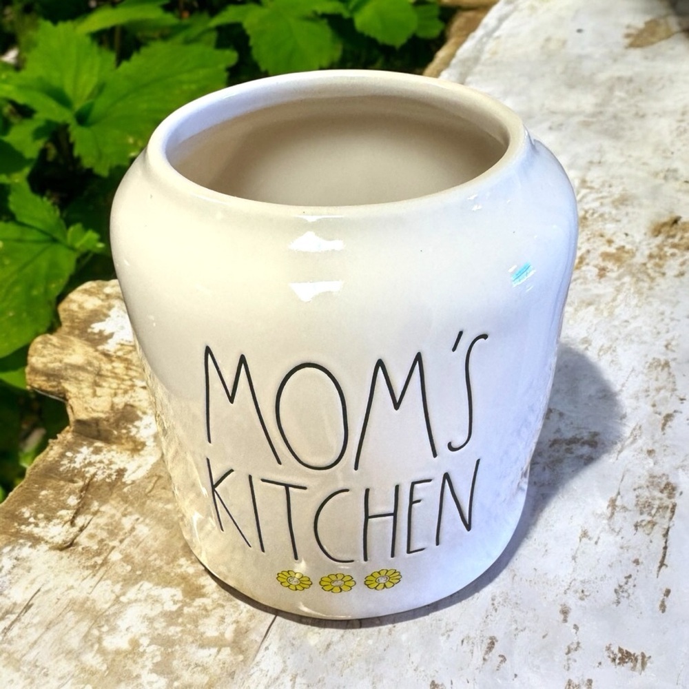 Rae Dunn MOMS KITCHEN Spring Daisy Collectible Canister NWOT Yellow & White Cute - Picture 6 of 16
